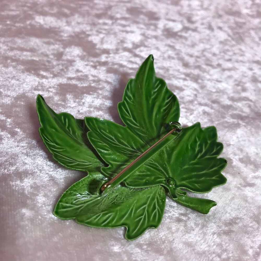 Vintage Green Leaf Pin Brooch Metal Painted EUC Retro Collectible Nature Jewelry - Picture 8 of 8